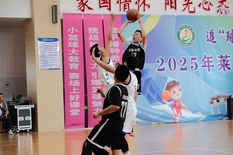包含高校篮球盛事：全球学生热情澎湃的词条