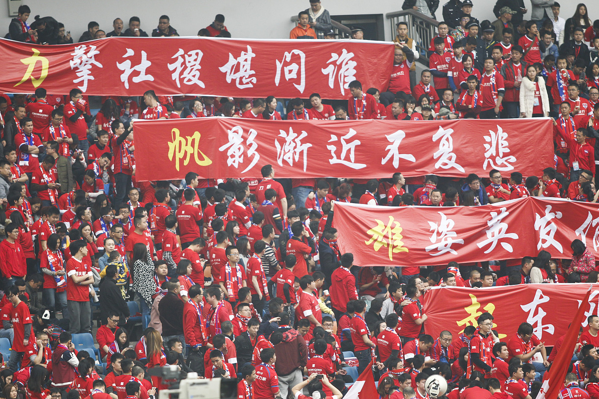 关于紧张刺激的对抗局面再现，球队全力以赴决战到底的信息